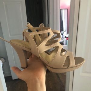 Naturalizer Nude Heels...worn only once size 10